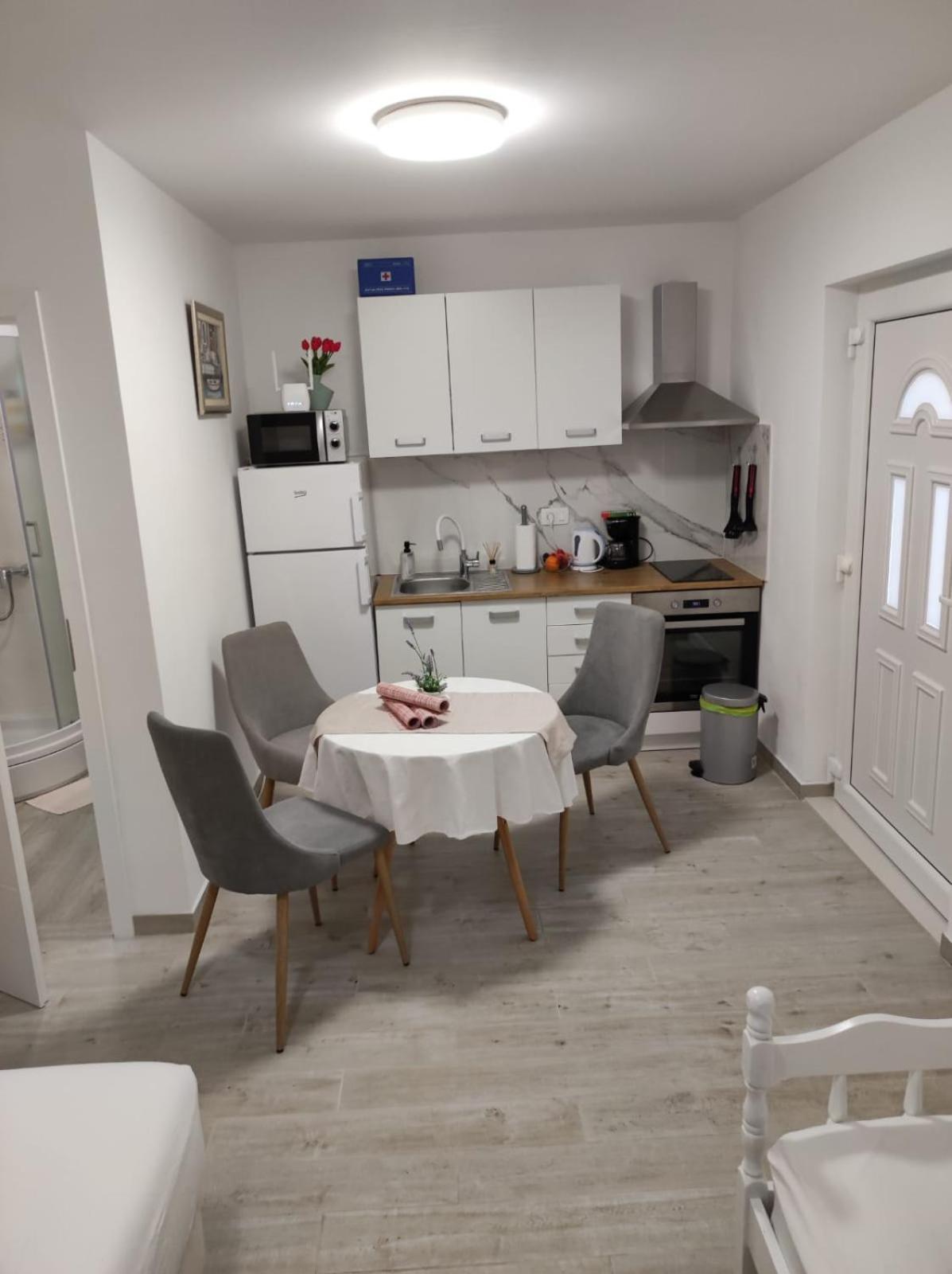 Studio Apartman Mare Trogir Zewnętrze zdjęcie